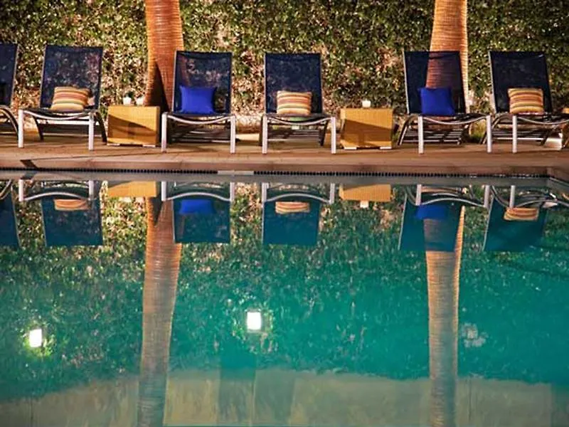Los Angeles Marriott Burbank Airport 4*,
